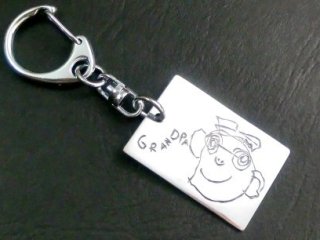 子供の絵のプレート形キーホルダー画像１-オーダーメイドシルバーアクセサリー