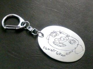 子供の絵の楕円形キーホルダー画像１-オーダーメイドシルバーアクセサリー