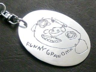 子供の絵の楕円形キーホルダー画像２-オーダーメイドシルバーアクセサリー