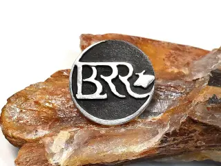 オリジナルロゴのピンバッジ２-オーダーメイド