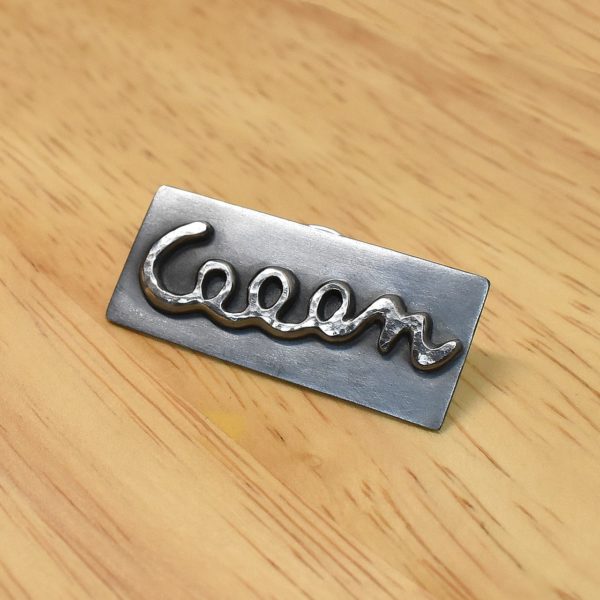 ロゴのピンバッジ３画像１-オーダーメイドシルバーアクセサリー