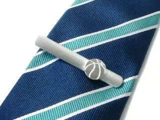 バスケットボールのネクタイピン